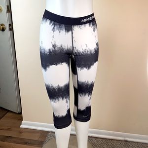 Nike Pro Compression Capri Tights Medium